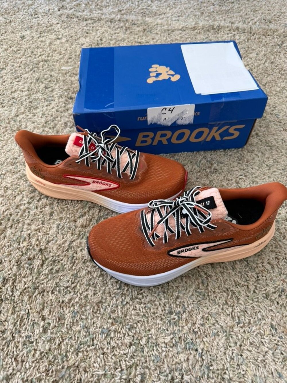 NIB Brooks Run Disney Chip And Dale Ghost 17 Running Shoes Sneakers Sz 8.5